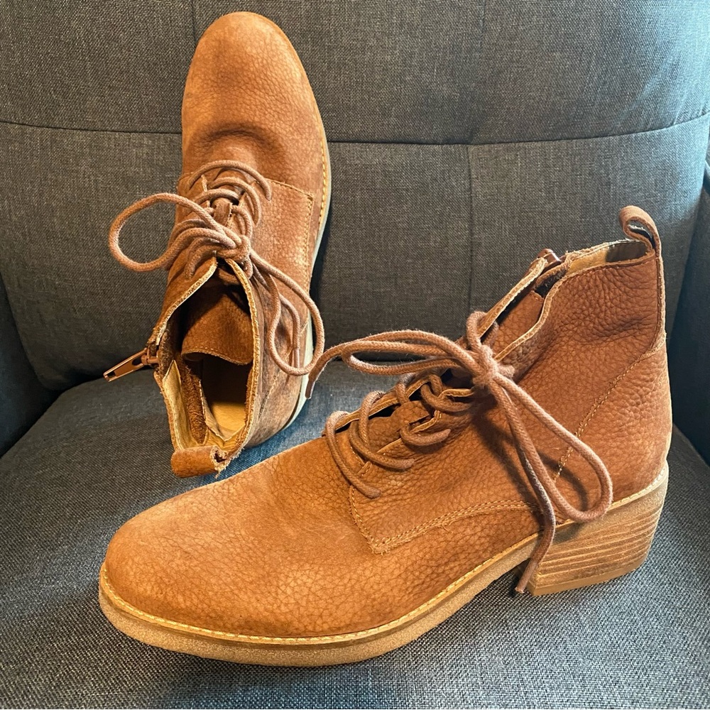 Lucky Brand Leather Lace up Booties Cognac